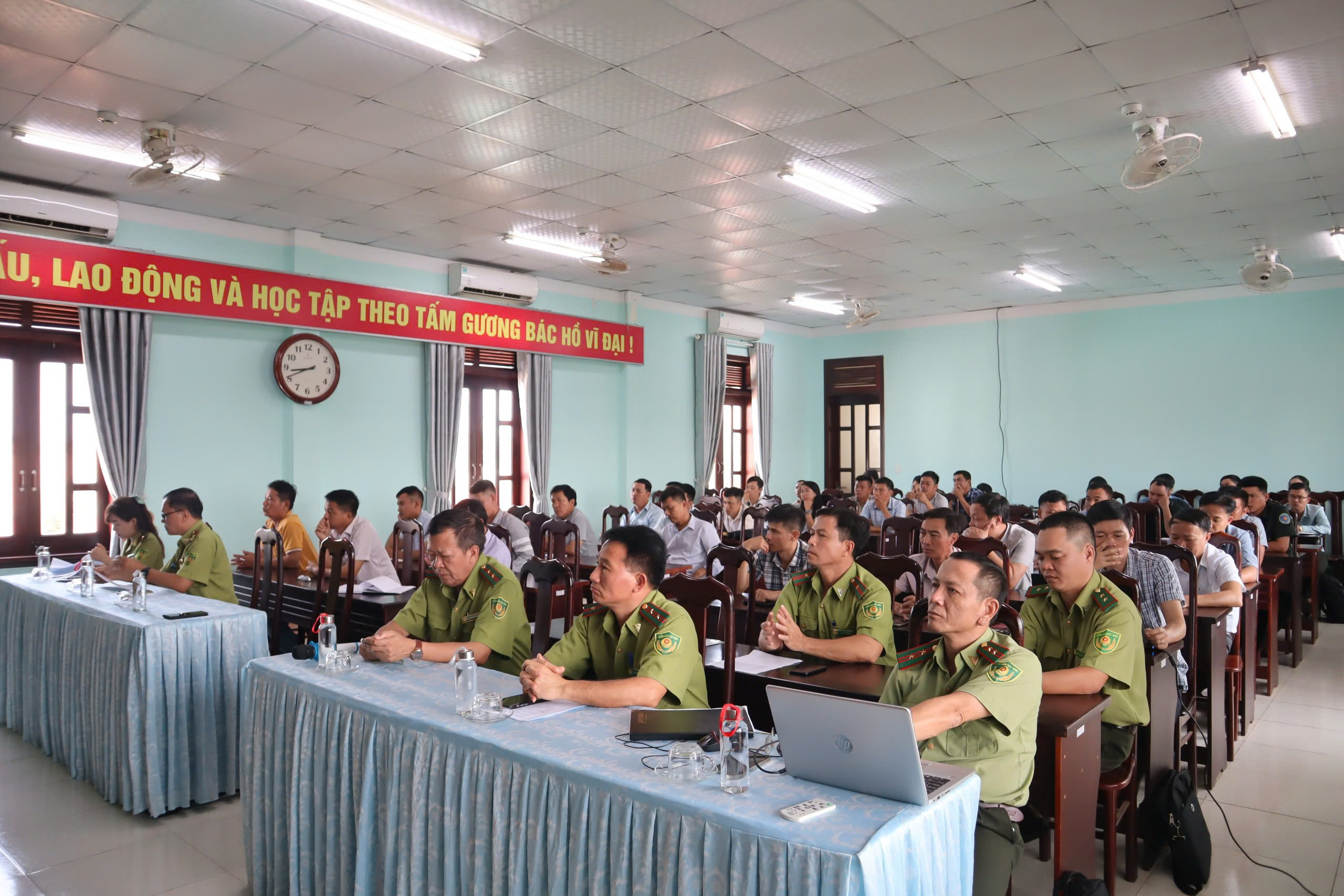 Chi cục Kiểm lâm tổ chức tập huấn cho lực lượng chuyên trách bảo vệ rừng của các đơn vị chủ rừng trên địa bàn tỉnh năm 2024