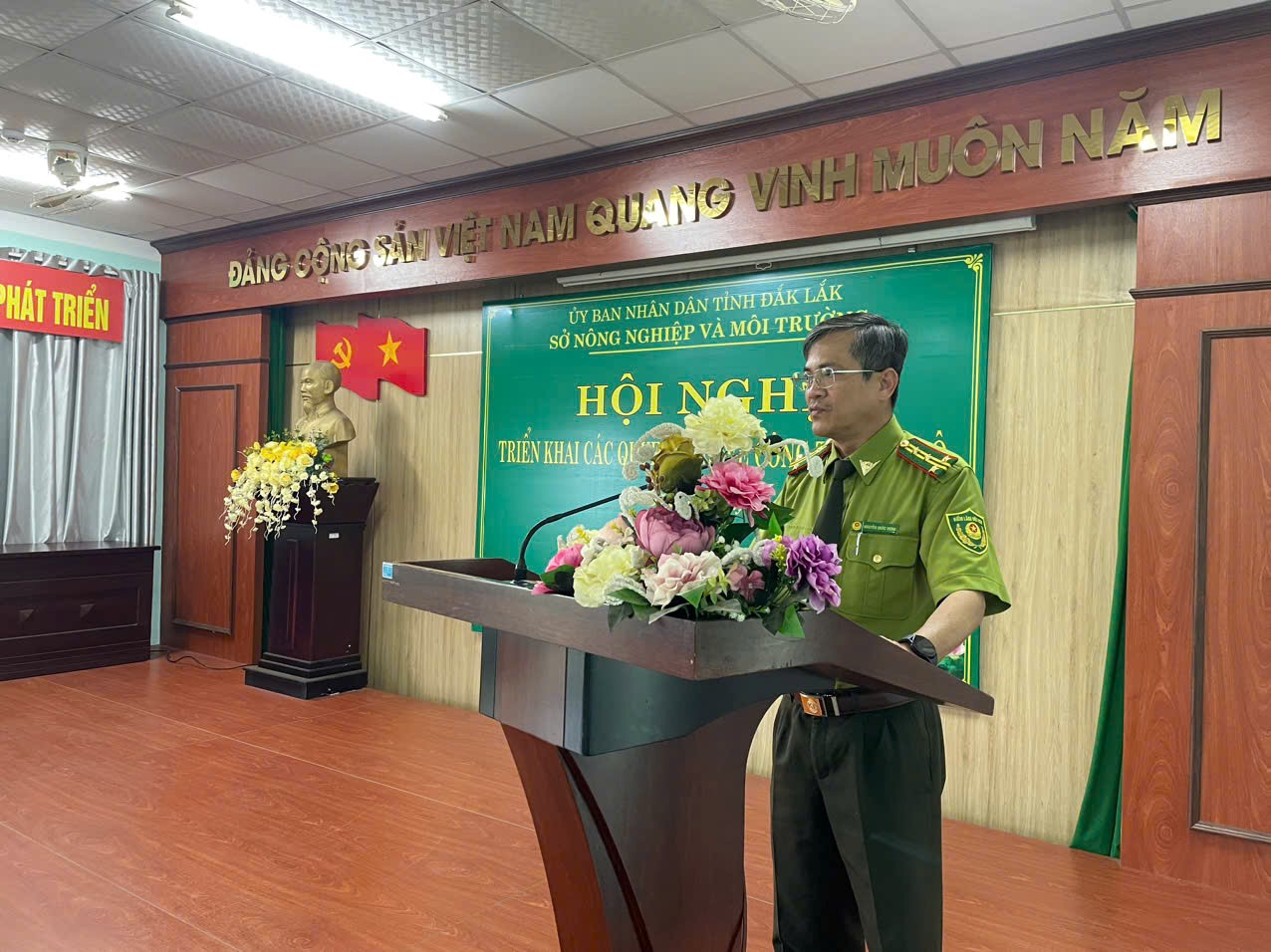 Chi cục Kiểm lâm tỉnh Đắk Lắk tổ chức Hội nghị triển khai và công bố các quyết định về công tác cán bộ