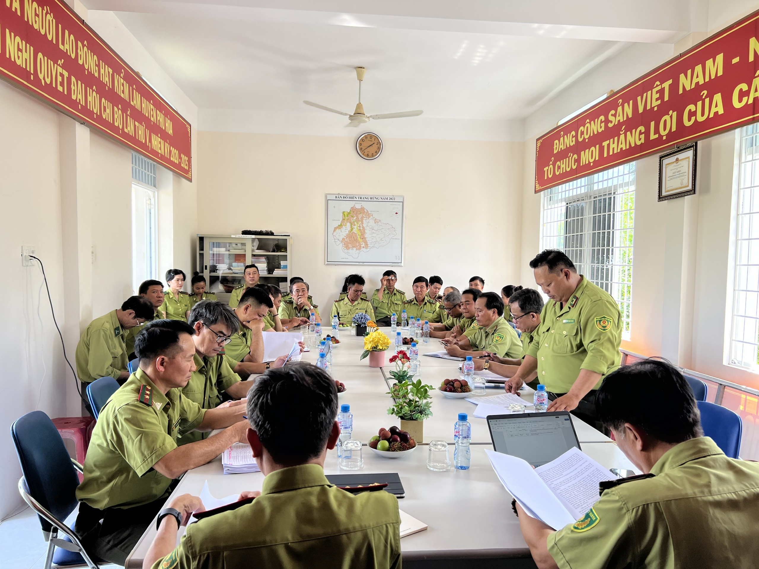 Chi cục Kiểm lâm tổ chức đoàn công tác kiểm tra, nắm tình hình thực hiện nhiệm vụ tại các đơn vị trực thuộc sau khi sắp xếp tổ chức bộ máy theo mô hình mới