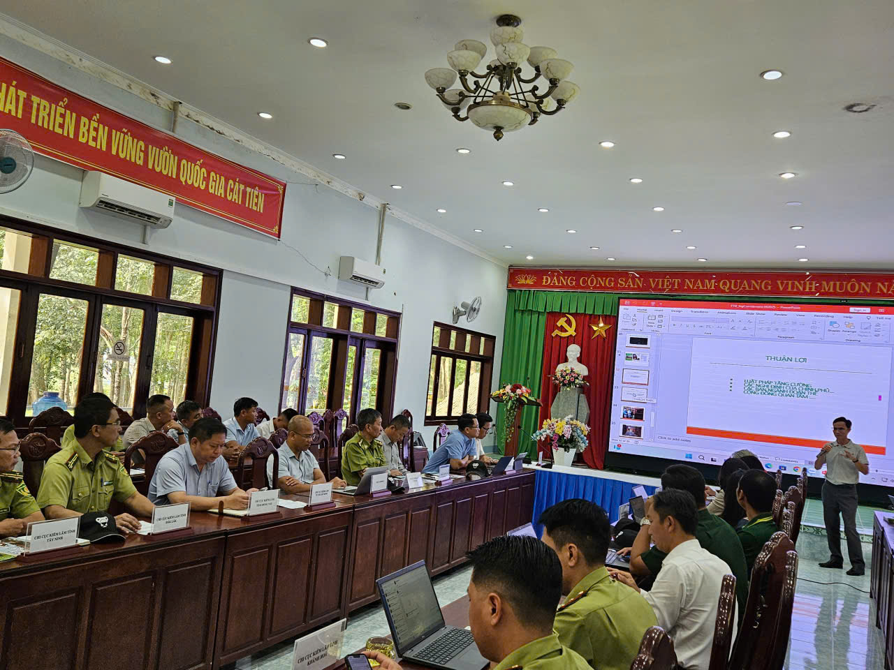 z7064560547121_7acfd7aa162601a39325f1d47c10b1df