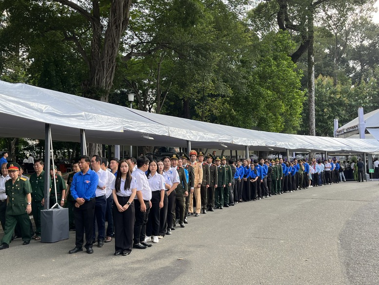 Người dân được vào viếng Tổng Bí thư Nguyễn Phú Trọng từ 18h ngày 25/7